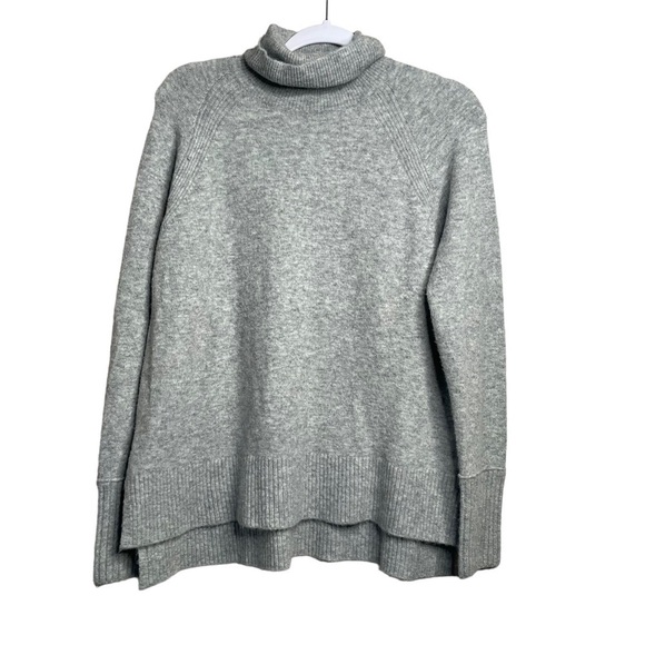 J Crew Light Gray Turtleneck Sweater in Supersoft Yarn Merino Wool Alpaca Size S - Picture 1 of 9